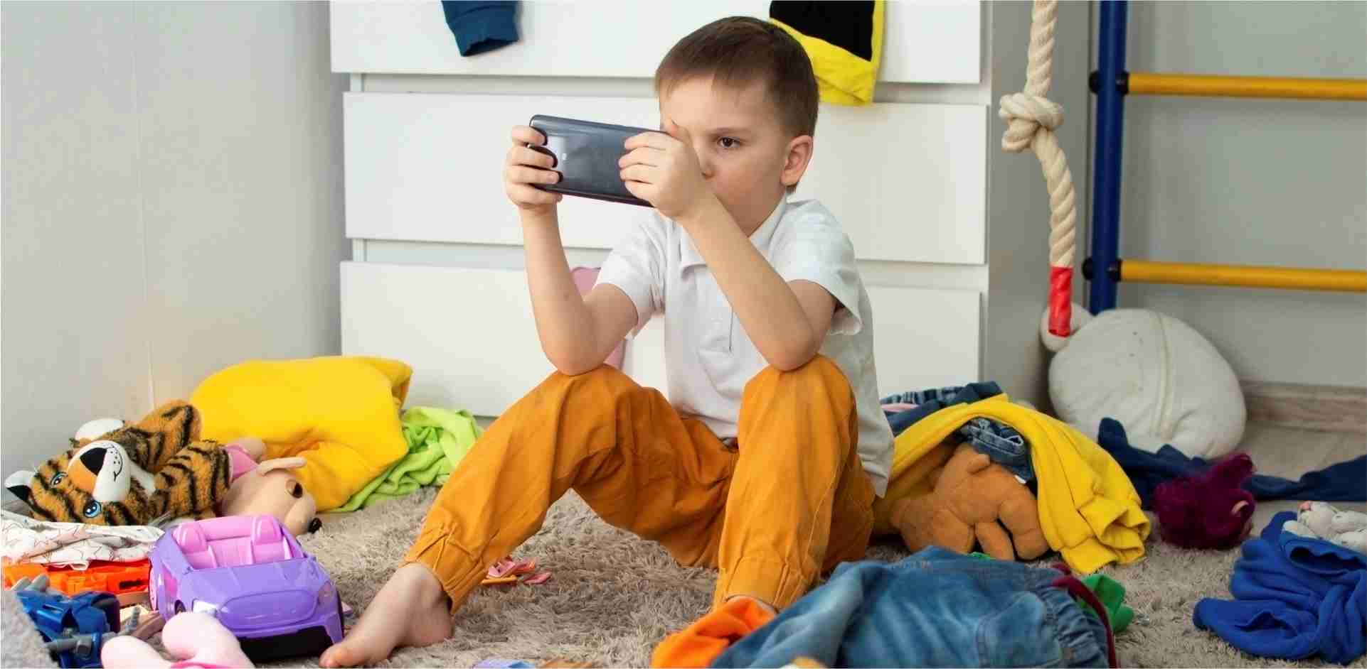 How to Keep Your Little Ones Away from Smartphones